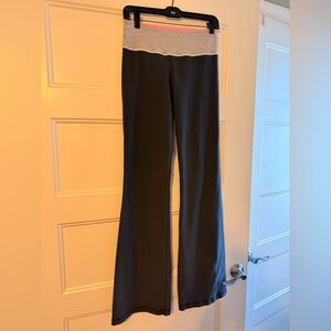 lululemon athletica Charcoal Gray w/ Pink Foldover Waist Flare Leg Pants Size 6